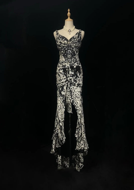 Elegantes langes Chiffon-Abendkleid mit Leopardenmuster und V-Ausschnitt, DP05281