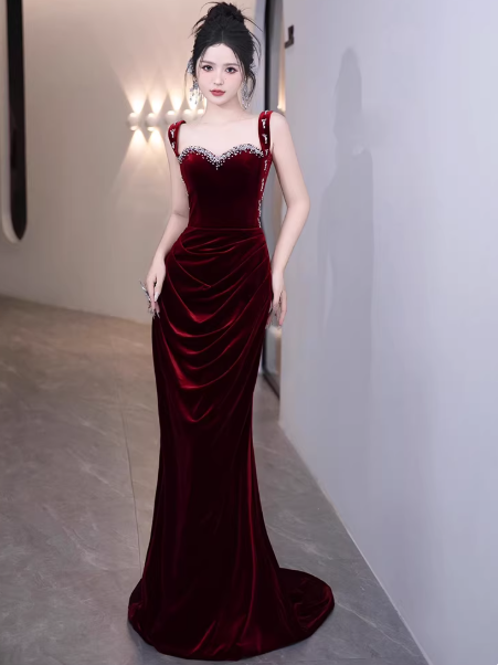 Robe de bal bordeaux chic à fines bretelles en velours, robe de soirée longue fourreau DP05288