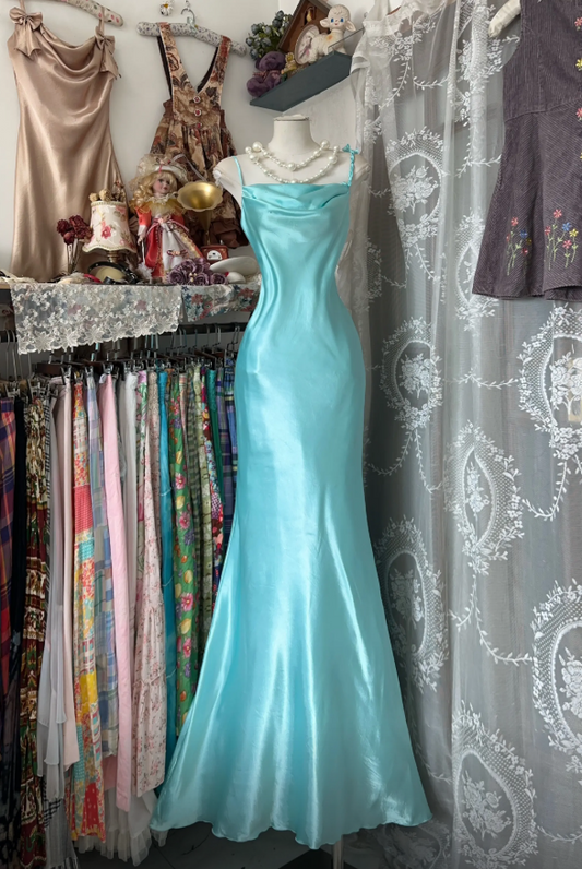 Elegantes, langes Etuikleid mit Spaghettiträgern aus blauem Satin, Ballkleid DP05294