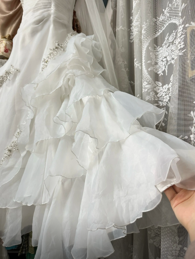 Chic White Long Wedding Dress A-Line Straps Tulle Bridal Dress Sleeveless Bridal Gowns  DP05300
