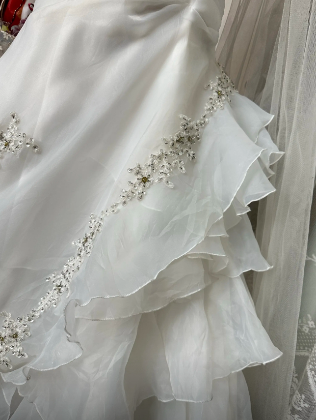 Chic White Long Wedding Dress A-Line Straps Tulle Bridal Dress Sleeveless Bridal Gowns  DP05300