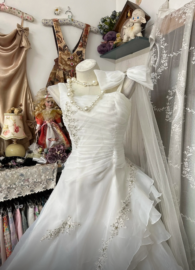 Chic White Long Wedding Dress A-Line Straps Tulle Bridal Dress Sleeveless Bridal Gowns  DP05300