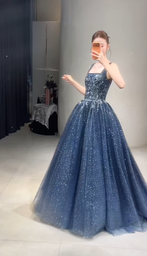Elegantes Tüll-Abendkleid mit Trägern, A-Linie, Perlenbesatz, ärmellos, blau, Ballkleid DP05307