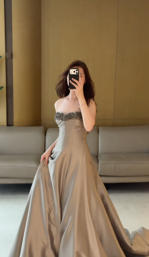 Elegantes trägerloses Ballkleid Satin Geburtstagskleid A-Linie langes Abendkleid DP05323