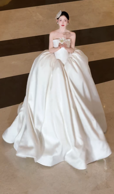 Simple A-Line Long Wedding Dress Sweetheart Satin Bridal Dress White Sleeveless Bridal Gown DP05330