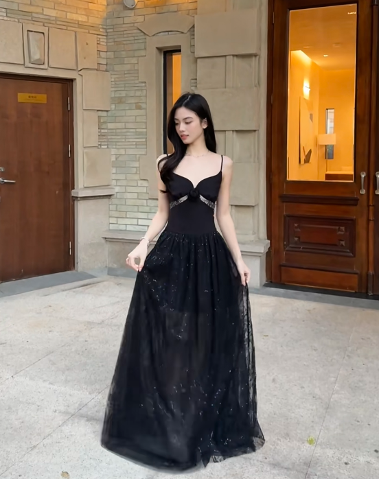 Chic Black Prom Dress A-Line Spaghetti Straps Tulle Long Evening Dress DP05367