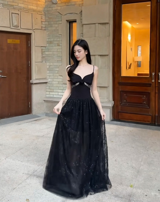Elegantes schwarzes Ballkleid A-Linie Spaghettiträger Tüll Langes Abendkleid DP05367