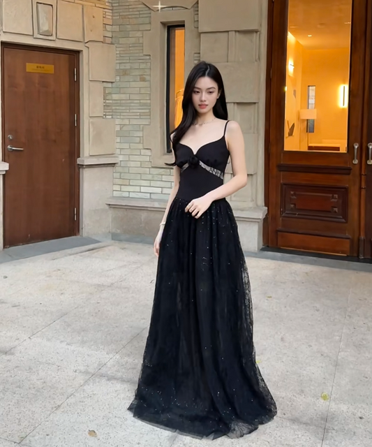 Elegantes schwarzes Ballkleid A-Linie Spaghettiträger Tüll Langes Abendkleid DP05367