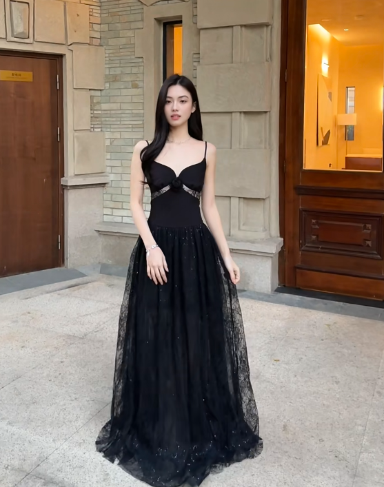 Chic Black Prom Dress A-Line Spaghetti Straps Tulle Long Evening Dress DP05367