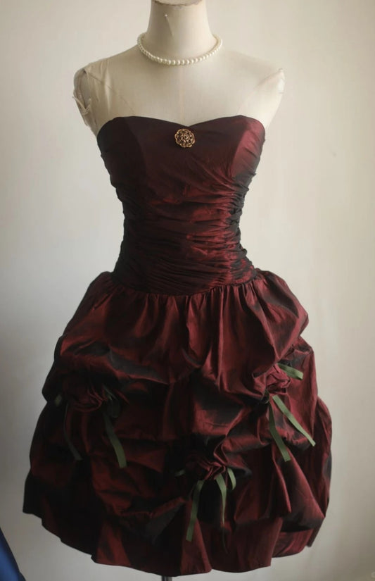 Wunderschönes, dunkelrotes kurzes Abschlussballkleid, trägerloses Etui-Cocktailkleid, ärmelloses Satinkleid für Geburtstage DP05380