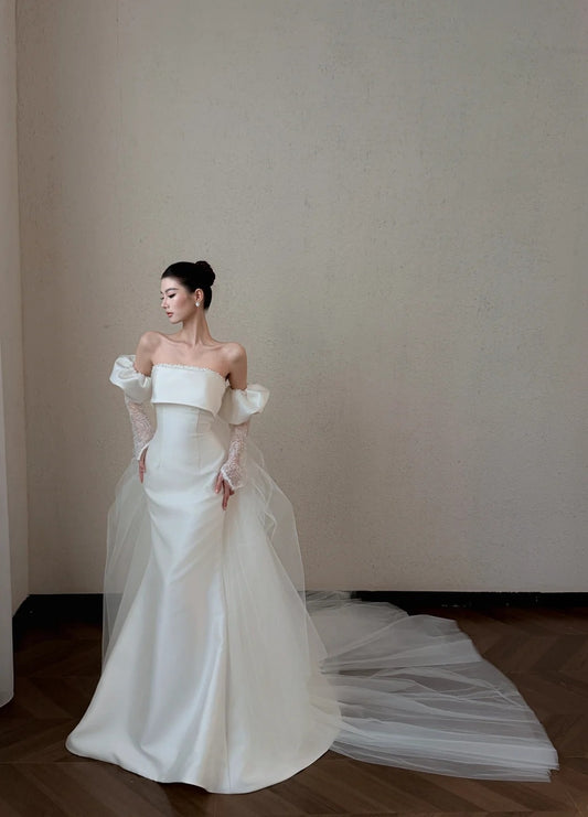 Zeitloses trägerloses Hochzeitskleid Etui-Satin Brautkleid Ärmellose weiße Brautkleider DP05396