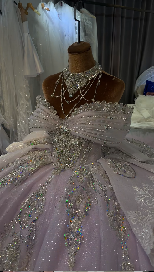 Chic Off-shoulder Ball Gown Quinceanera Dress Pink Prom Dress Tulle Rhinstones Pink Sweet 16 Dress  DP05476