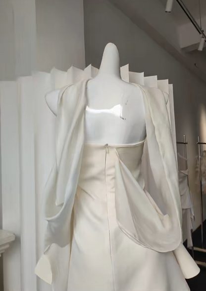Elegantes weißes kurzes Ballkleid A-Linie Chiffon Geburtstagskleid Trägerloses Cocktailkleid DP05488