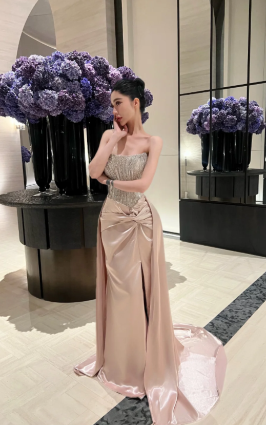 Elegant Strapless Sheath Satin Long Evening Dress Champagne Prom Dress DP05522