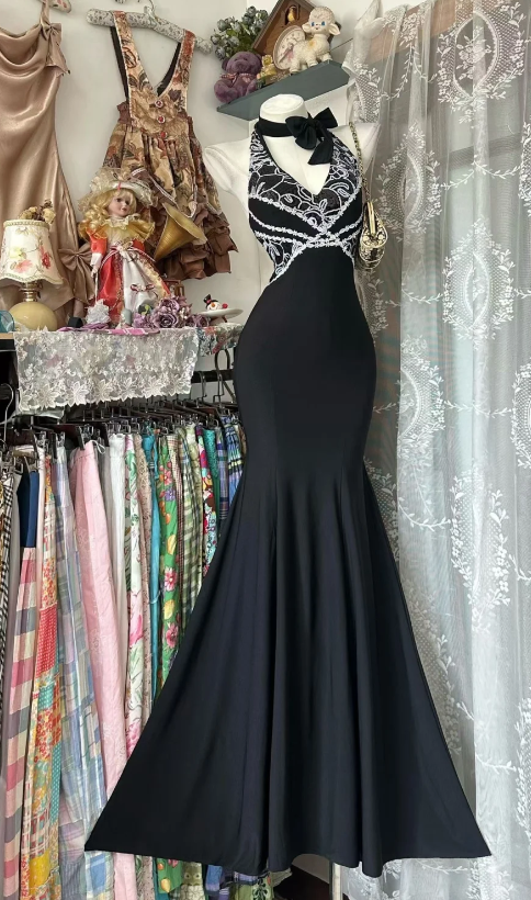 Elegantes Neckholder Meerjungfrau Chiffon Langes Abendkleid Schwarzes Ballkleid DP05527