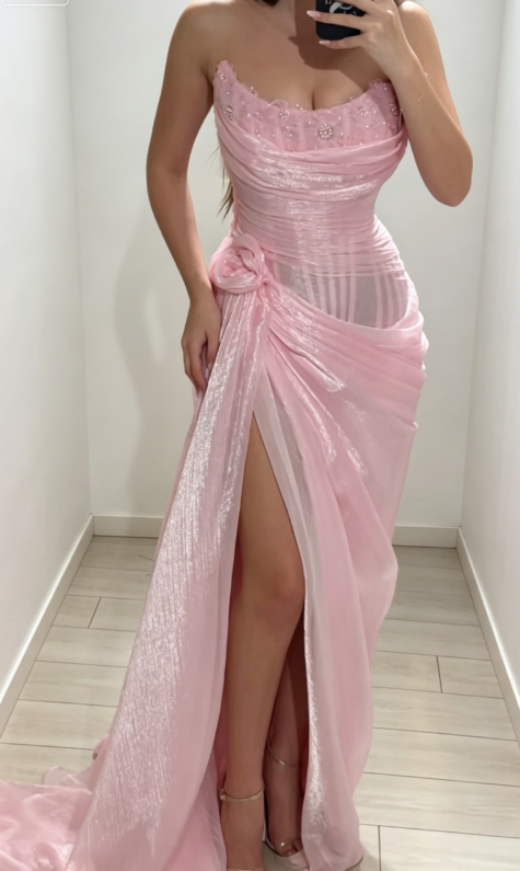 Elegantes trägerloses Etui-Abendkleid aus Chiffon in Rosa für den Abschlussball DP05535