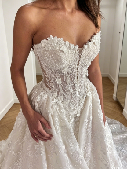 Elegantes Sweetheart A-Linien Brautkleid Spitze Applikationen Hochzeitskleid Weißes Brautkleid DP05563