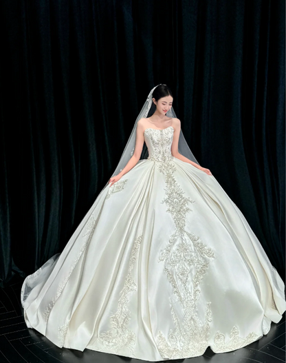 Elegant Strapless A-Line Wedding Dress Satin Appliques Bridal Gown White Bridal Dress DP05564