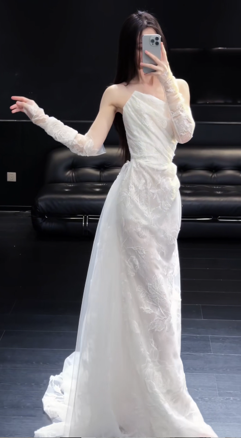 Timeless Strapless Sheath Wedding Dress Tulle Bridal Dress White Bridal Gown DP05619