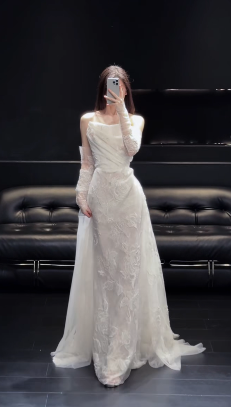 Zeitloses trägerloses Etui-Brautkleid aus Tüll, Brautkleid Weiß DP05619