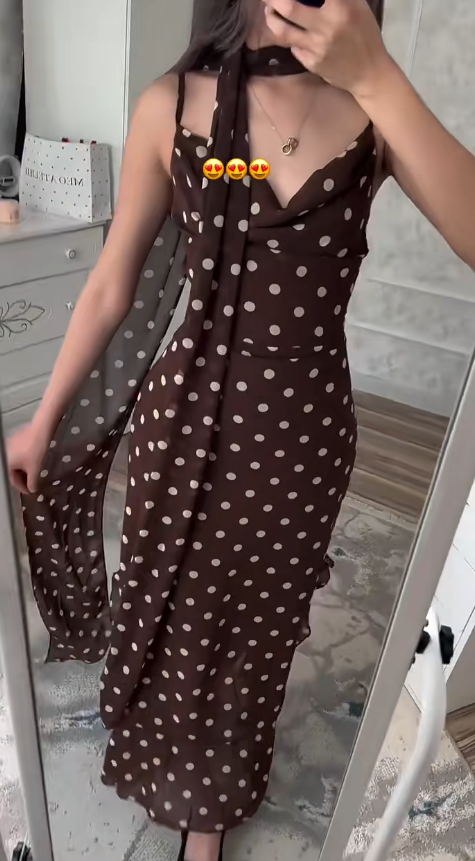 Robe de soirée Chic fourreau en mousseline de soie à fines bretelles Marron Robe d'invitée de mariage DP05623