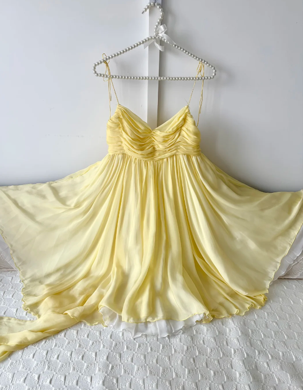 Wunderschönes Spaghettiträger-Geburtstagskleid Etui Chiffon Perlen Kurz Cocktailkleid Gelbes kurzes Ballkleid DP05630