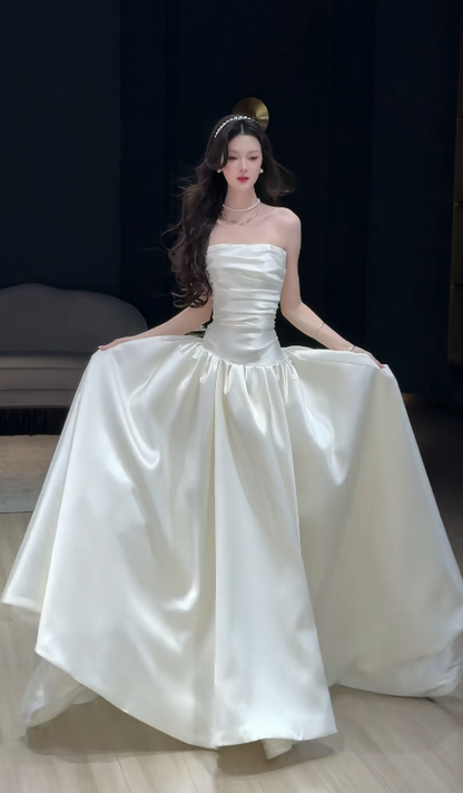 Elegant Strapless A-Line Long Wedding Dress Satin Sleeveless Bridal Dress White Bridal Gown DP05655