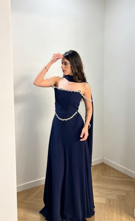 Schlichtes schulterfreies Etui-Abendkleid aus Chiffon, langes Ballkleid in Marineblau DP05686