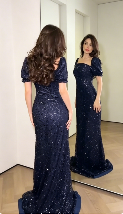 Schlichtes, knielanges Abendkleid aus Satin mit quadratischem Ausschnitt, marineblaues Ballkleid DP05687