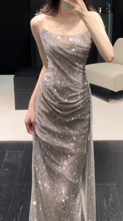 Elegantes langes Abendkleid in Silber, Tüll, Etui-Form, trägerloses Ballkleid DP05770