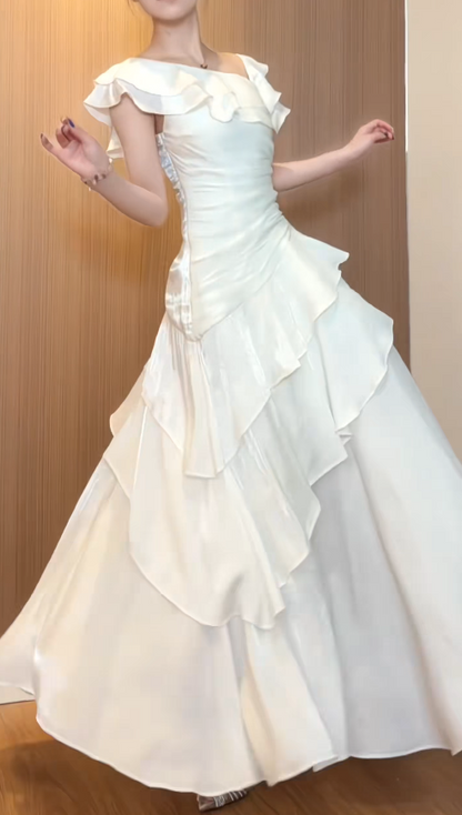 Elegantes weißes Geburtstags-Kleid, Etui-Abendkleid aus Chiffon mit asymmetrischem Kragen DP05772