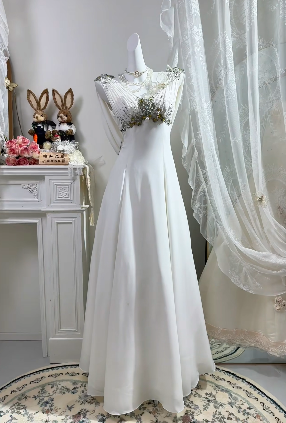 Classy V-neck A-Line Wedding Dress Chiffon Bridal Dress White Bridal Gown DP05797