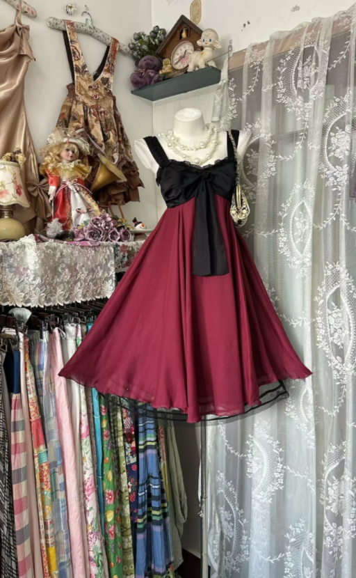 Sweet Burgundy Short Homecoming Dress Straps Sheath Chiffon Birthday Dress Sleeveless Party Dress   DP05851