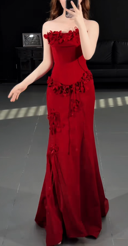 Elegant Burgundy Prom Dress Strapless Sheath Satin Long Evening Dress DP05882