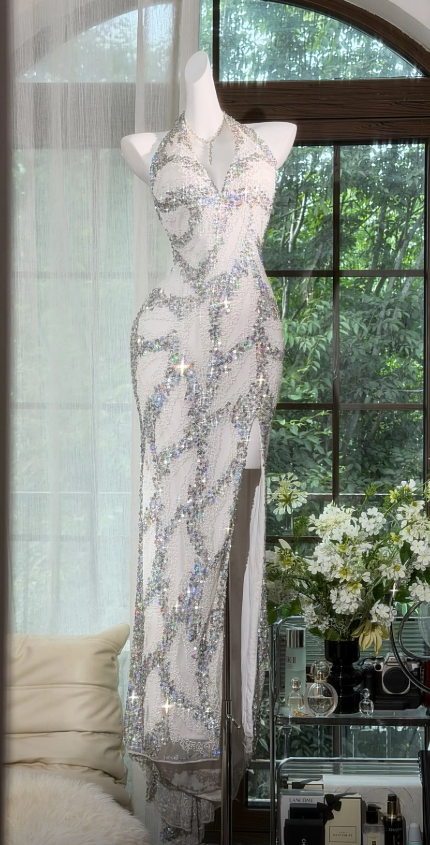 Elegant Silver Prom Dress Halter Sheath Sequins Chiffon Long Evening Dress DP05891