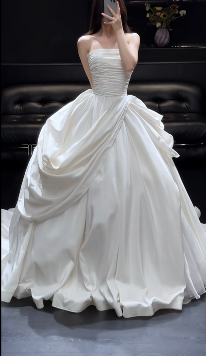 Simple Strapless A-Line Wedding Dress Satin Bridal Gown Sleeveless White Bridal Dress DP05897