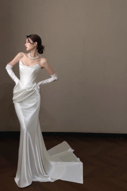 Simple Strapless Sheath Wedding Dress Satin Bridal Gown Sleeveless White Bridal Dress DP05898