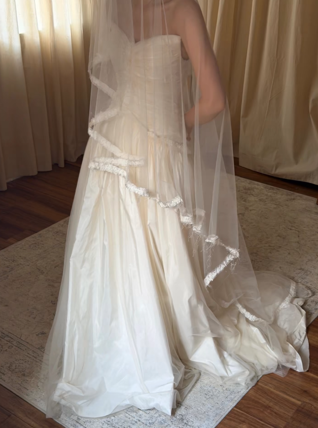 Simple Strapless A-Line Wedding Dress Satin Bridal Gown Sleeveless White Bridal Dress DP05900