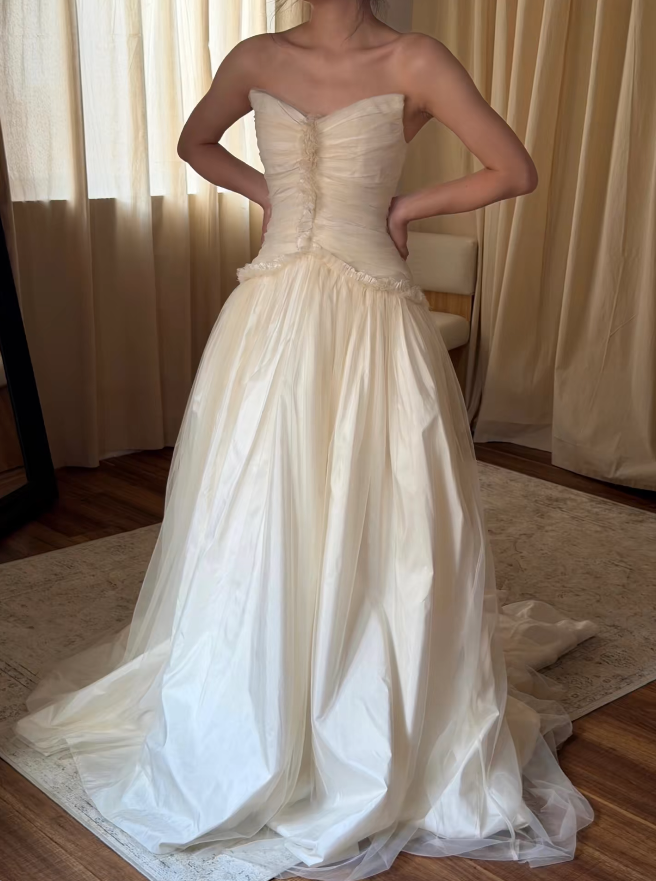 Simple Strapless A-Line Wedding Dress Satin Bridal Gown Sleeveless White Bridal Dress DP05900