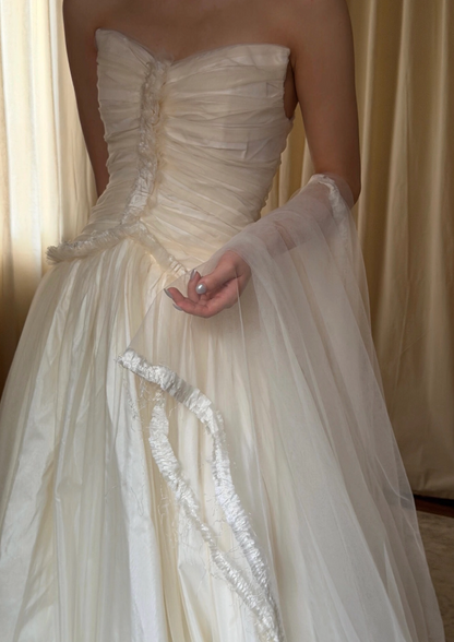 Simple Strapless A-Line Wedding Dress Satin Bridal Gown Sleeveless White Bridal Dress DP05900