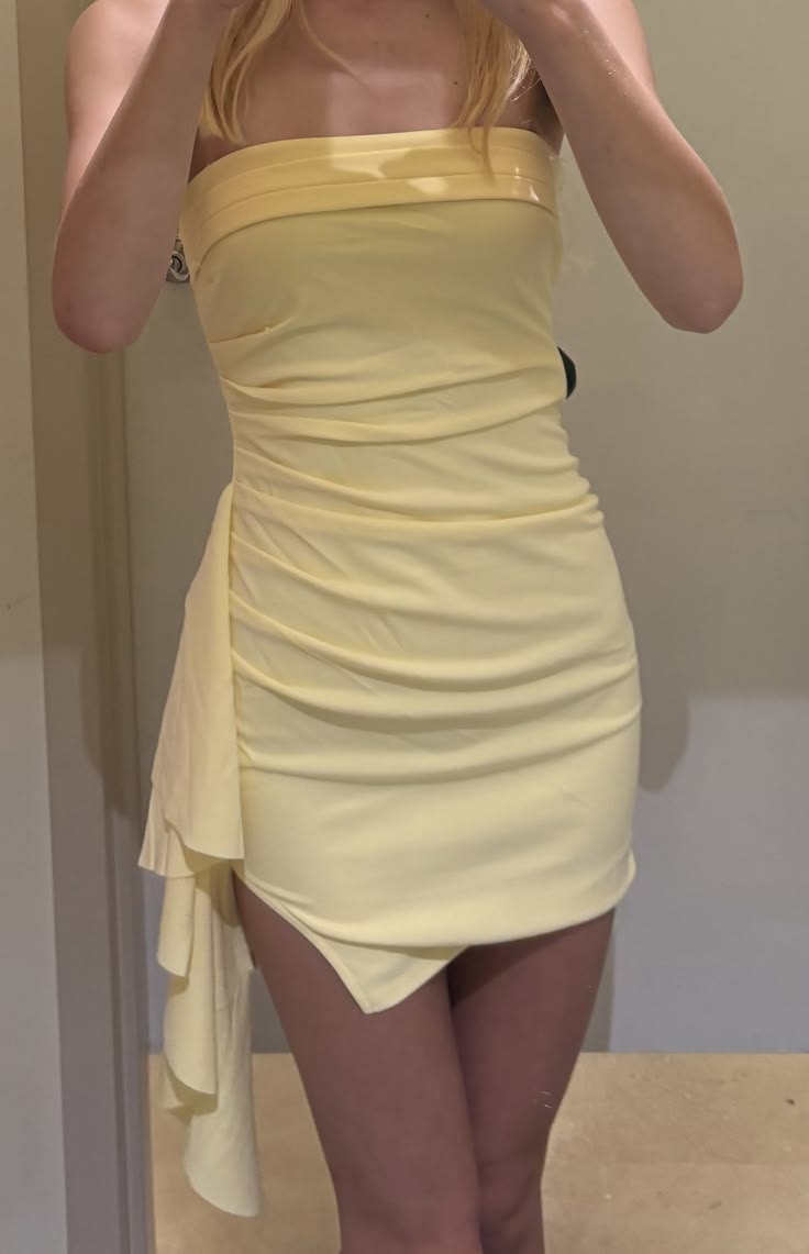 Chic Yellow Birthday Dress Strapless Sheath Satin Homecoming Dress DP05935