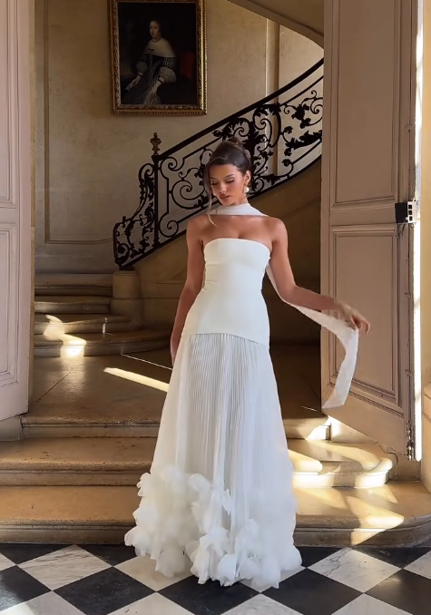 Elegant White Wedding Dress Strapless A-Line Bridal Dress Tulle Bridal Gown DP06015