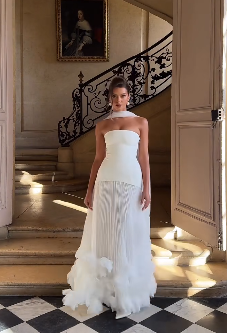 Elegant White Wedding Dress Strapless A-Line Bridal Dress Tulle Bridal Gown DP06015