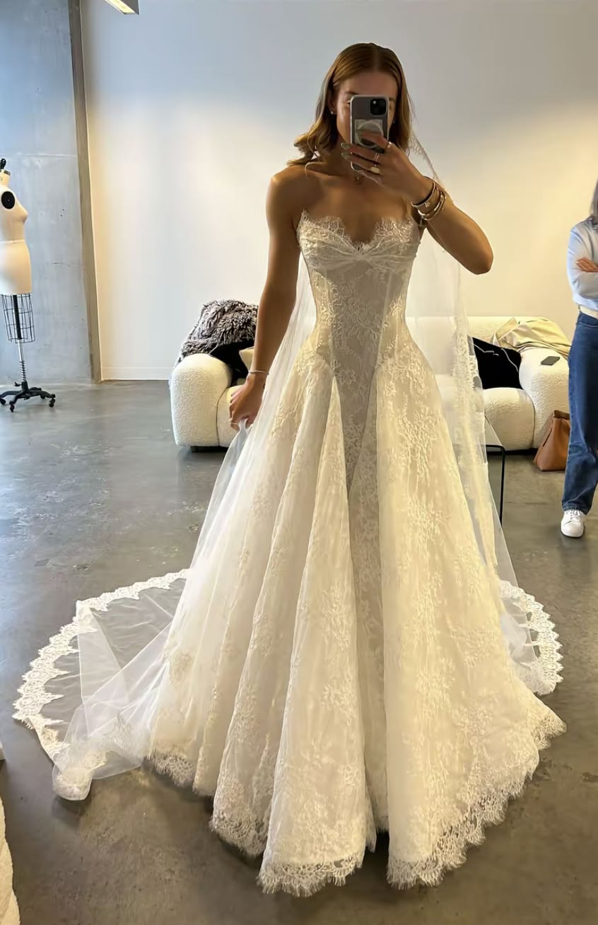 Simple Sweetheart White Wedding Dress Lace Bridal Dress A-Line Bridal Gown DP06053