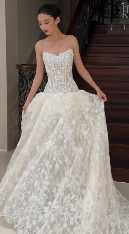 Modest Sweetheart White Wedding Dress Lace Bridal Dress A-Line Bridal Gown DP06058