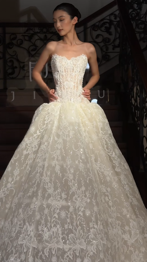 Modest Sweetheart White Wedding Dress Lace Bridal Dress A-Line Bridal Gown DP06058