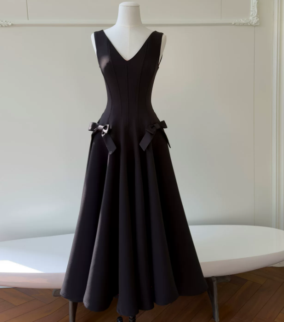 Chic Black Long Evening Dress V-neck A-Line Prom Dress Satin Formal Dress DP06082