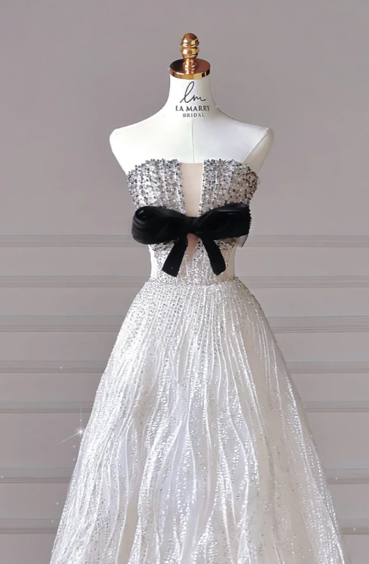 Modest Strapless White Wedding Dress Tulle Bridal Dress A-Line Bridal Gown DP06121