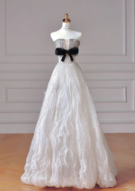 Modest Strapless White Wedding Dress Tulle Bridal Dress A-Line Bridal Gown DP06121