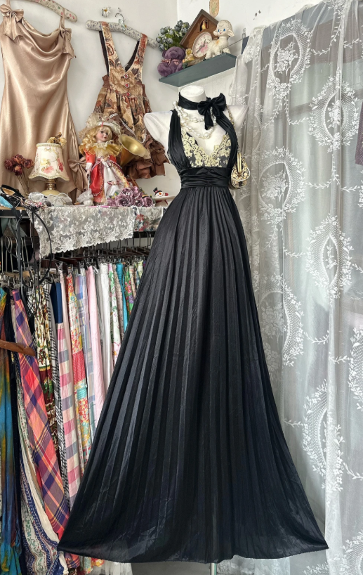 Chic Black Evening Dress Halter A-Line Prom Dress Chiffon Formal Dress  DP06246